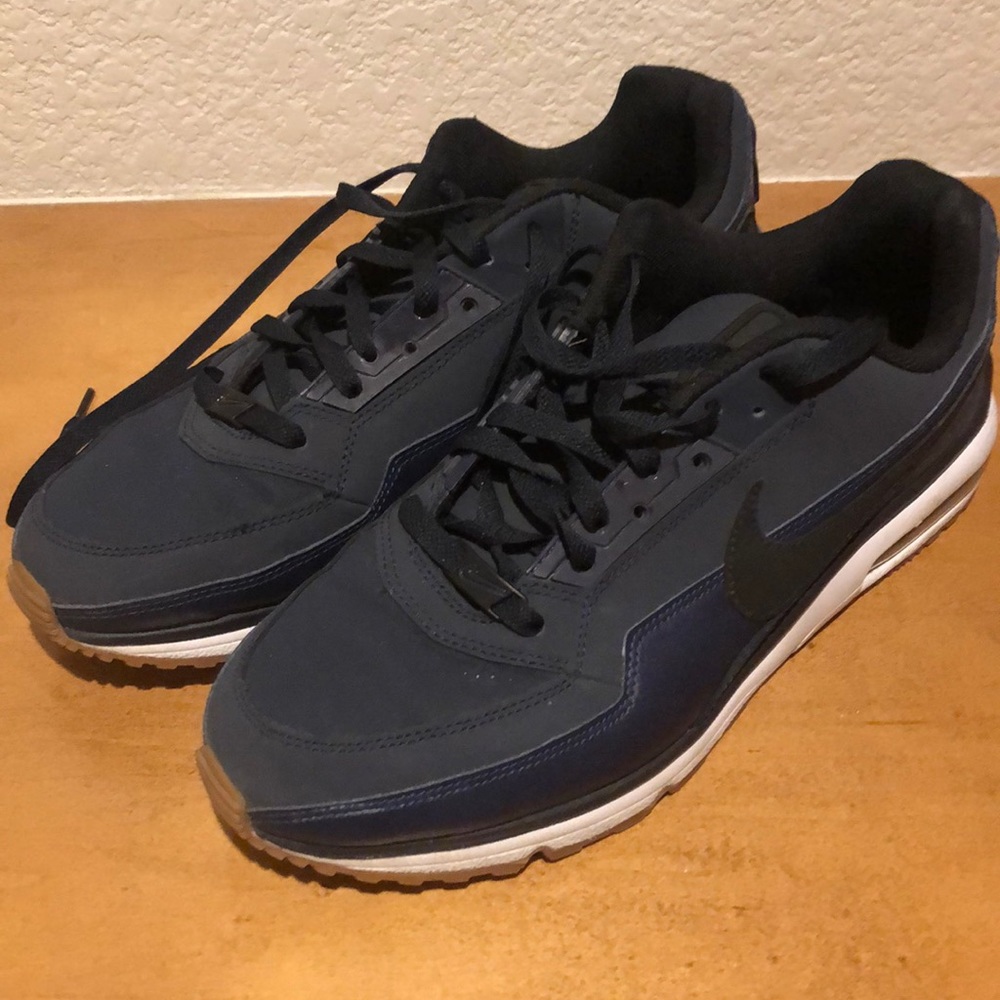 Make offer Nike Air Max Like New Size 12